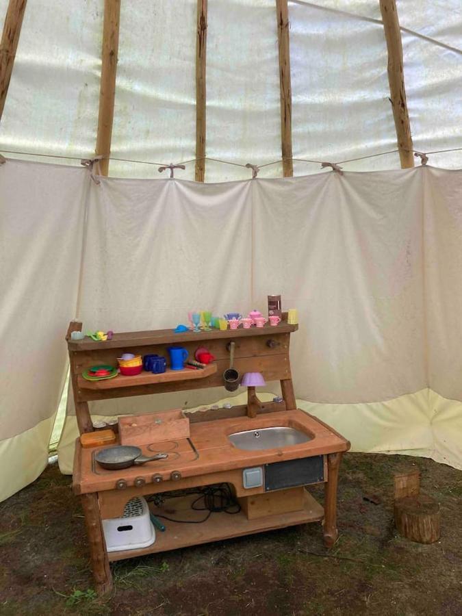Aughavannagh Yurt Glamping Огрим Екстериор снимка